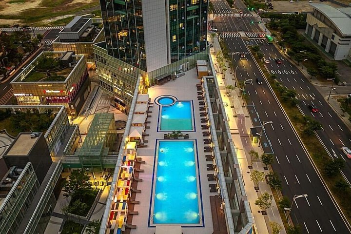 Pool 83 of 90