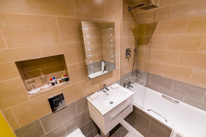 Room 14 of 35