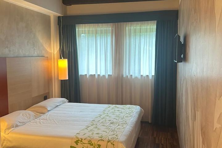 Room 21 of 64