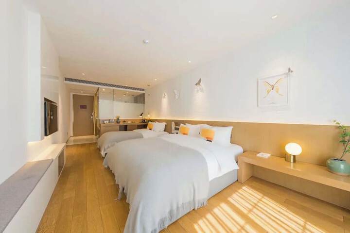 Room 21 of 62
