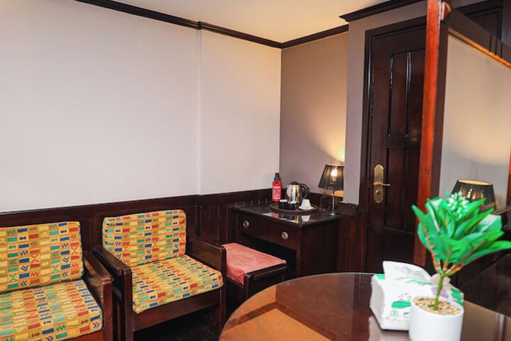 Room 16 of 32