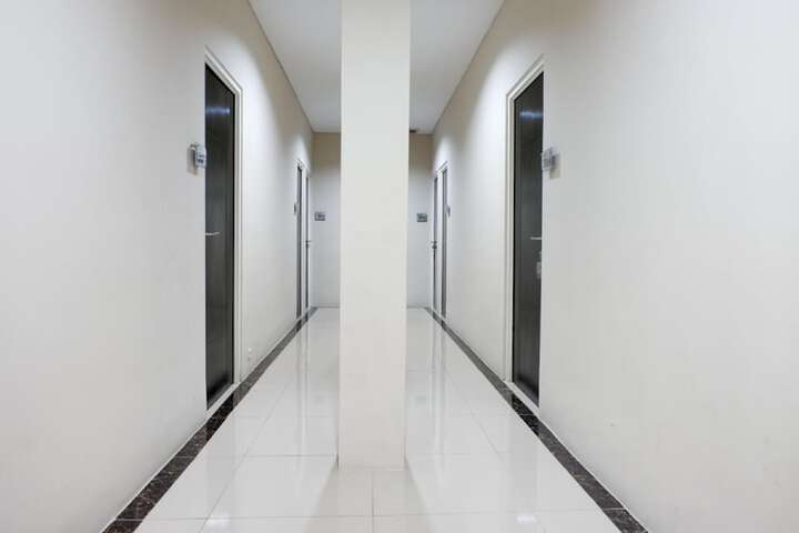 Ballroom/Hall 10 of 11