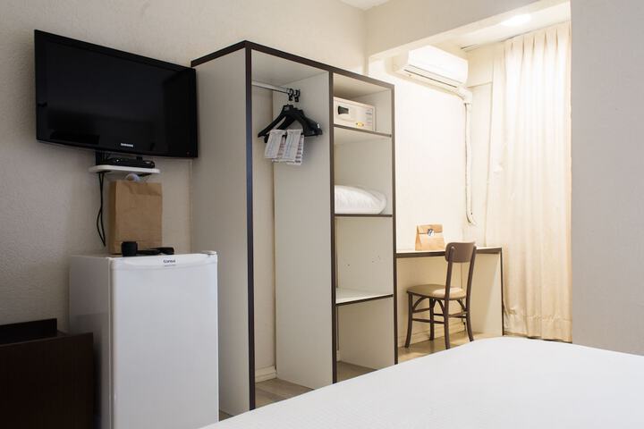 Room 14 of 30