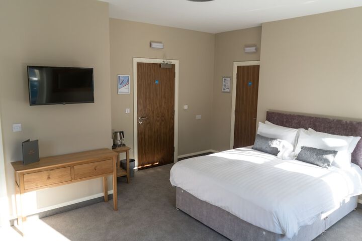 Room 8 of 34
