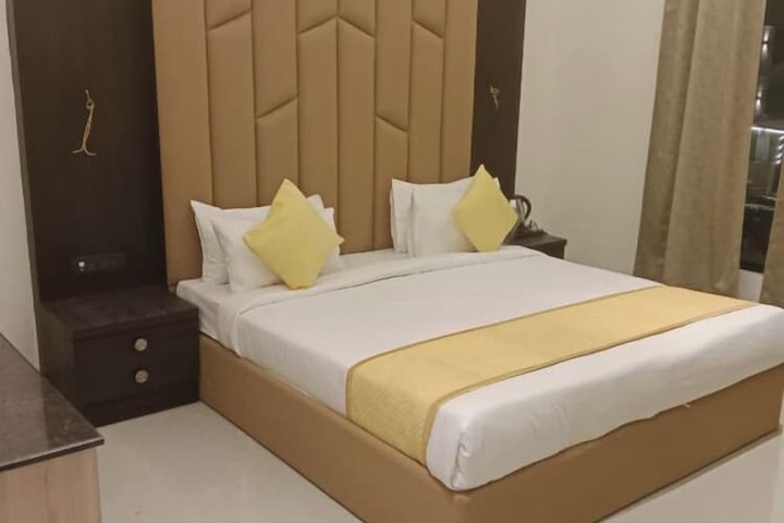 Room 2 of 12