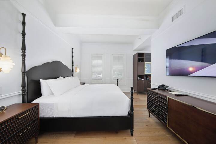 Room 9 of 114