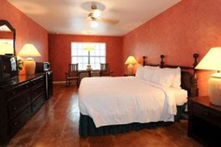 Room 35 of 148