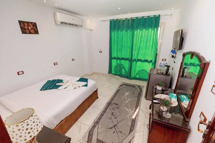 Room 34 of 83