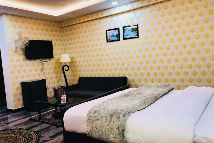 Room 15 of 87