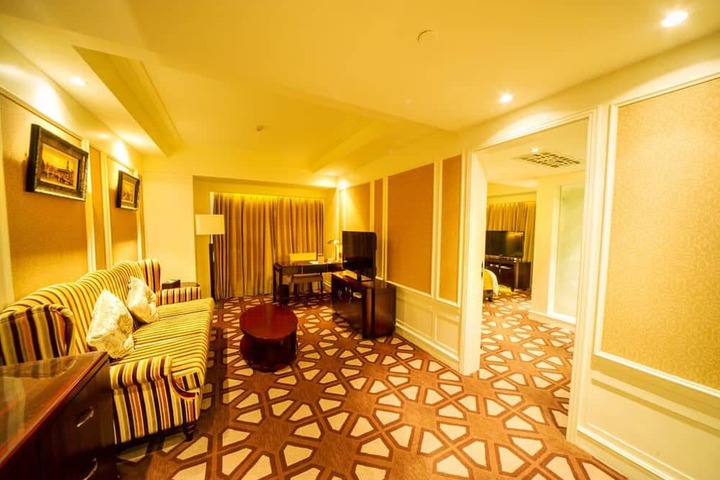 Room 36 of 99