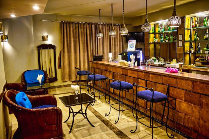 Lounge 58 of 75
