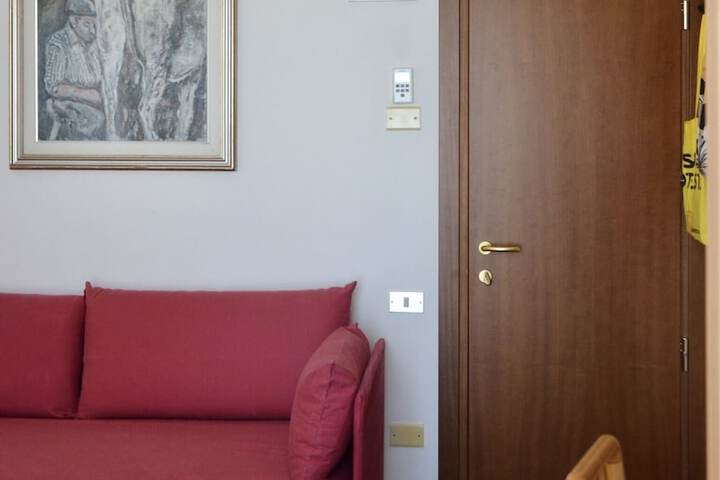Room 26 of 38
