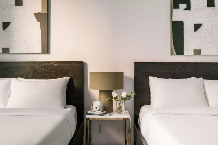 1 Queen Bed (6 of 19)
