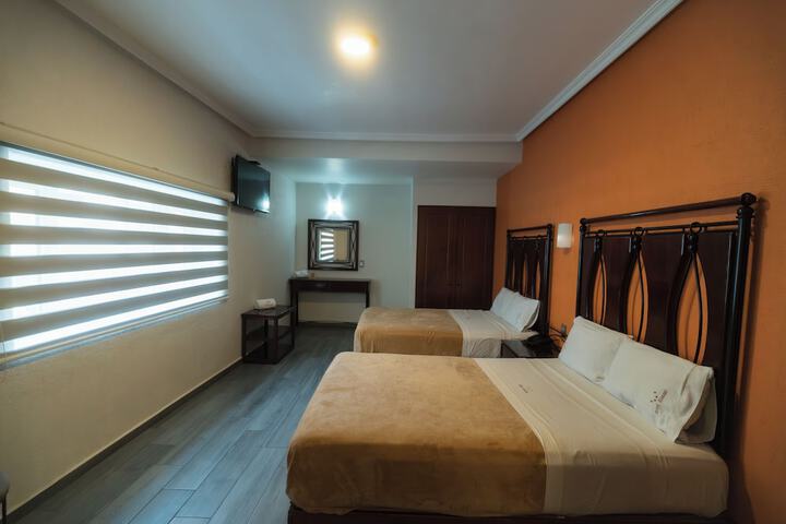 Room 33 of 102
