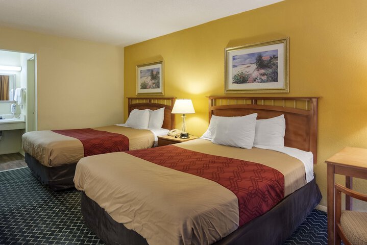Double Bed (3 of 9)