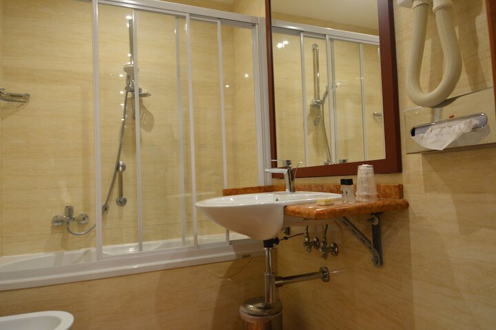 Room 43 of 75