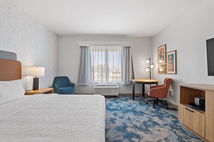 Room 9 of 33