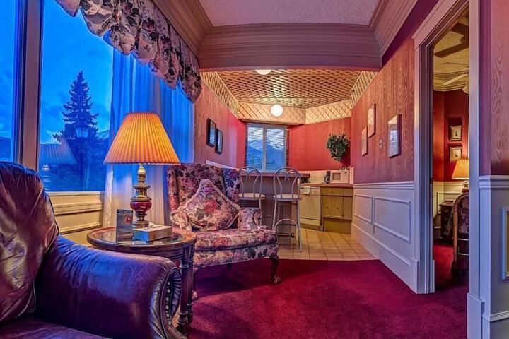 Room 24 of 47