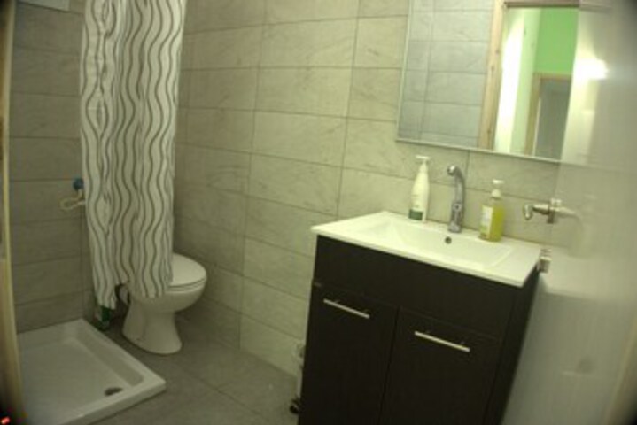 Room 3 of 49