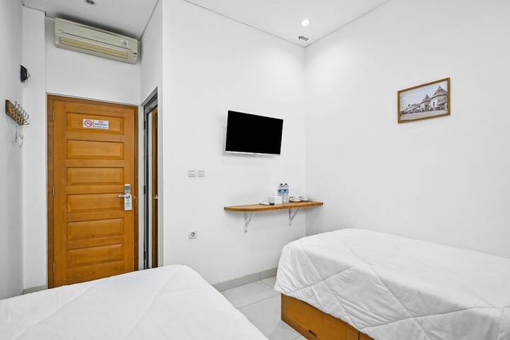 Room 8 of 31