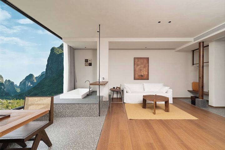 Room 3 of 21