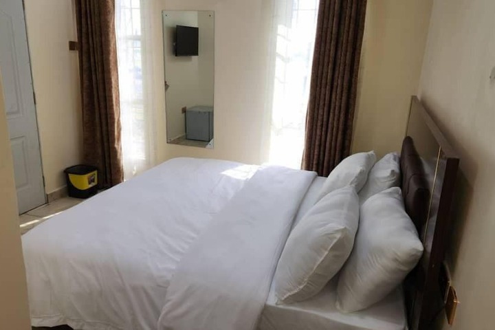 Room 6 of 29