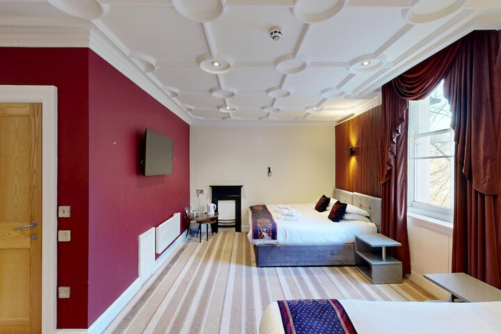 Room 32 of 92