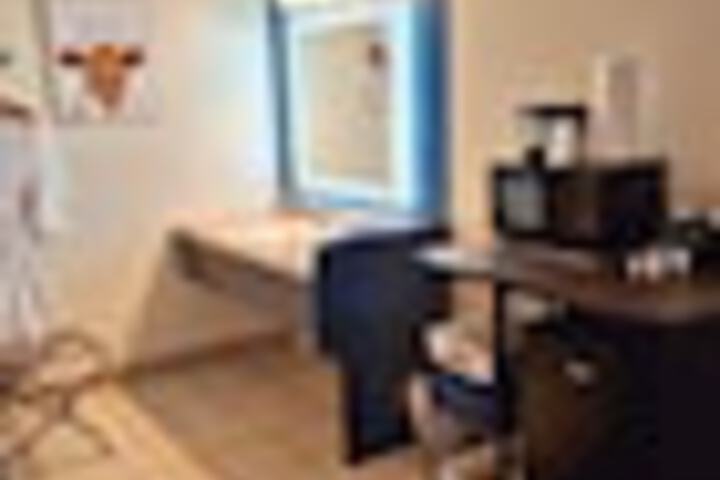 Room 44 of 111