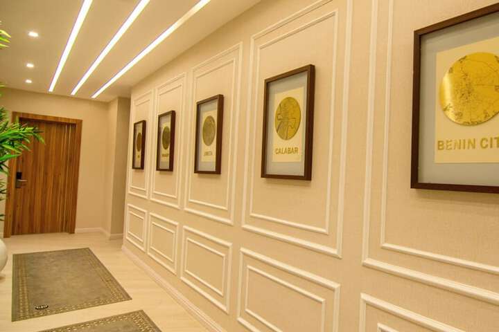 Ballroom/Hall 33 of 36
