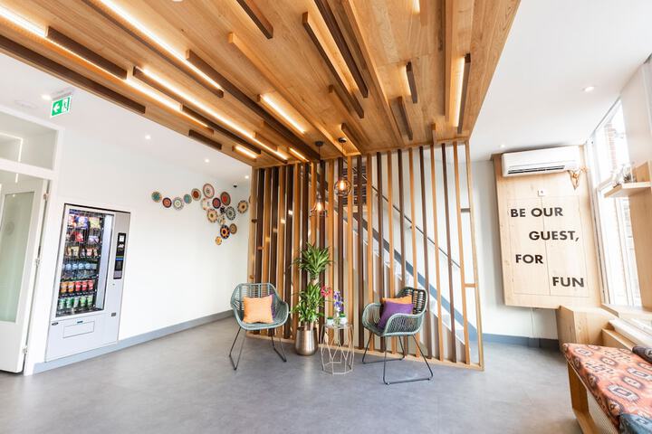 Guest Lobby
