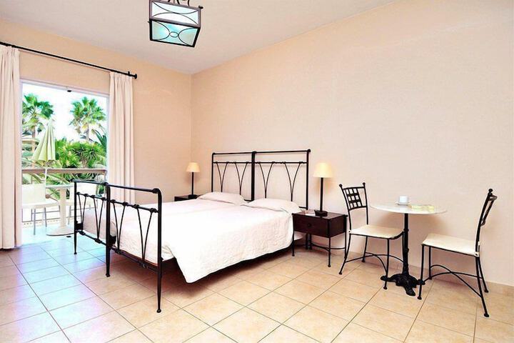 Room 15 of 53