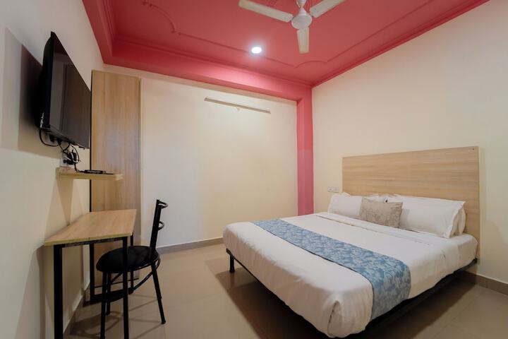 Room 2 of 25