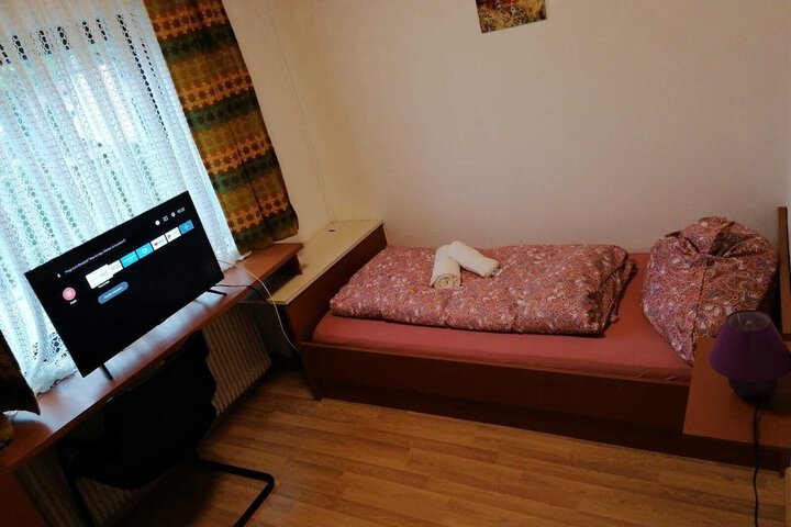 Room 3 of 10