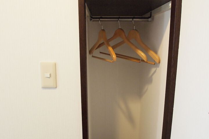 Room 10 of 31