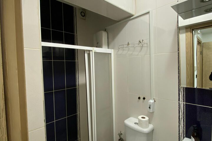 Room 2 of 6