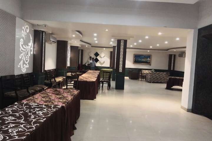 Ballroom/Hall 32 of 35