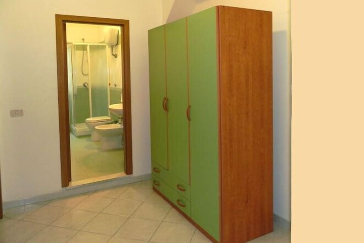 Room 17 of 42