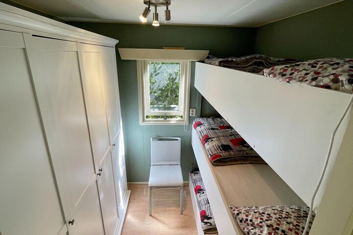 Room 4 of 30