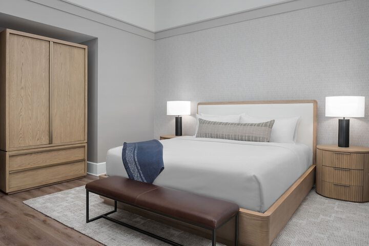 Room 10 of 29