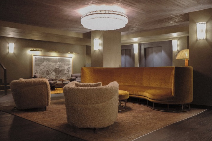 Hotel Interior 2 of 115