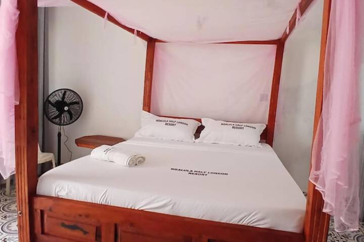 Room 6 of 37