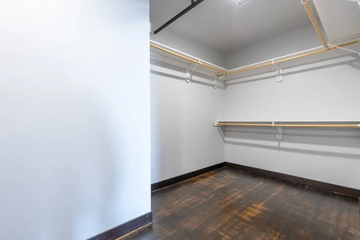Room 13 of 23
