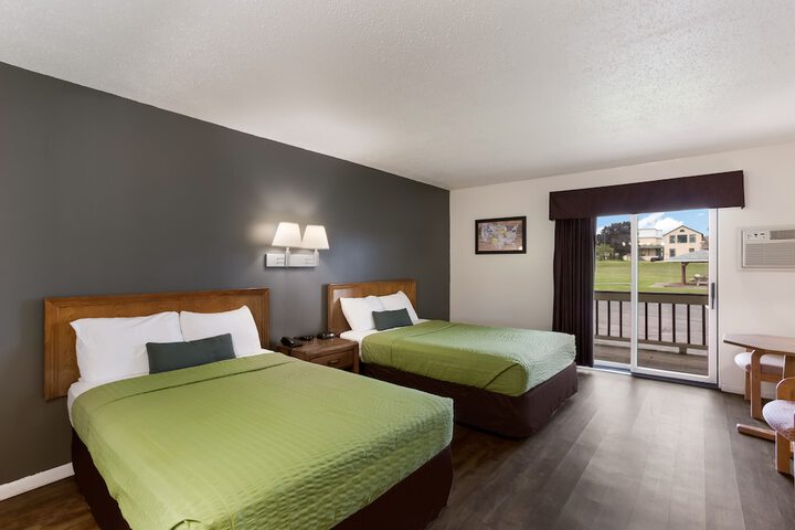 2 Double Beds (4 of 4)