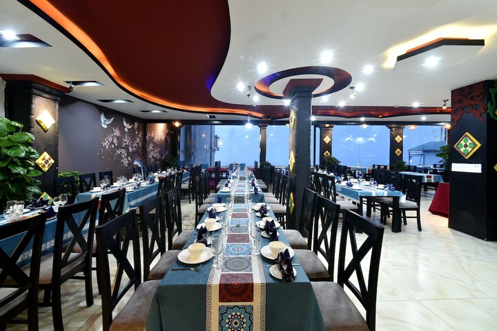 Dining 55 of 64