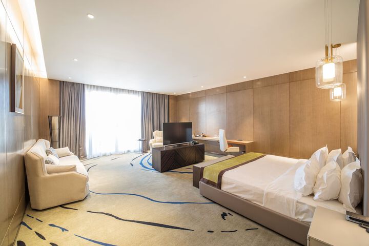 Room 5 of 36