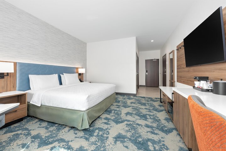 Room 12 of 48