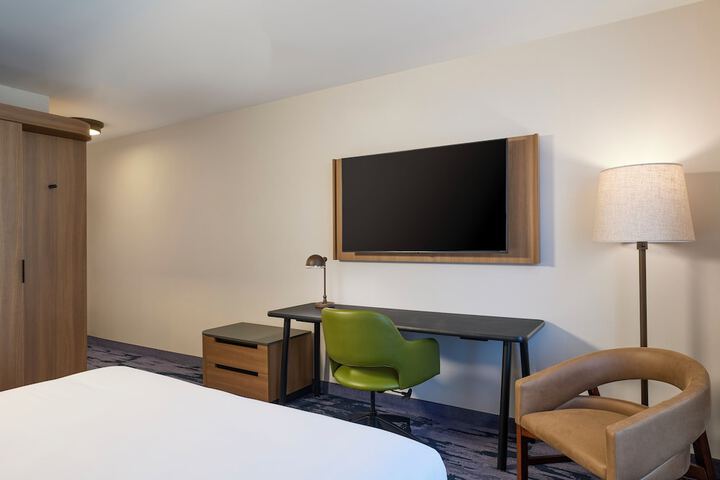 Room 9 of 29