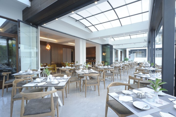 Dining 143 of 171