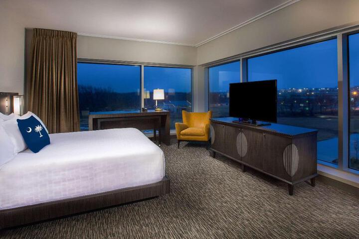 2 Queen Beds (1 of 5)