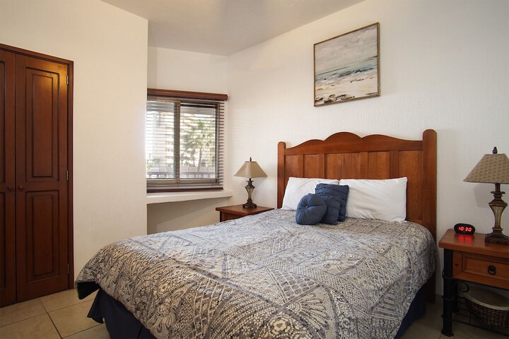 Room 2 of 599